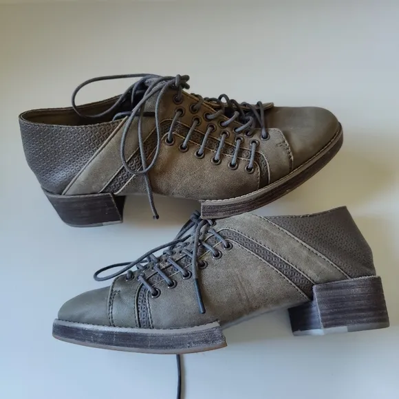 Kelsi Dagger Brooklyn Taylor Platform Split Sole Derby