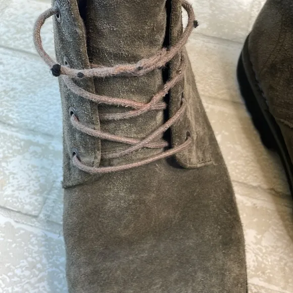 Kenneth cole grey leather boots