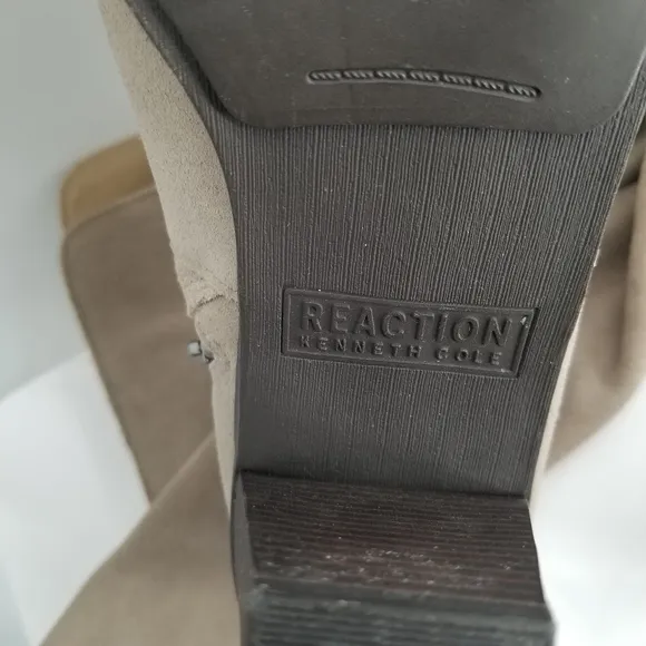 Kenneth Cole Reaction Very Clear Knee High Suede Boots Size 9