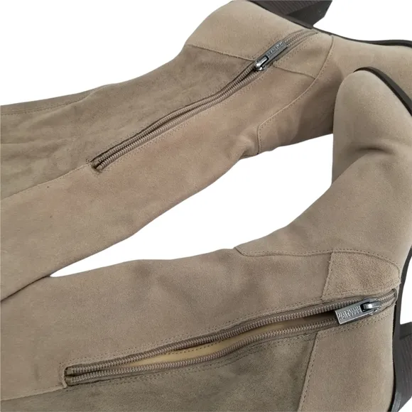 Kenneth Cole Reaction Very Clear Knee High Suede Boots Size 9