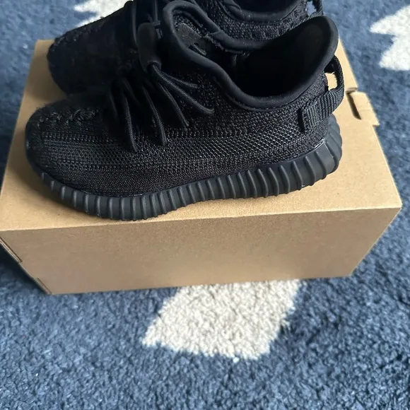 Kids Adidas Yeezy Boost 350 V2 Black Shoes