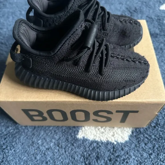 Kids Adidas Yeezy Boost 350 V2 Black Shoes