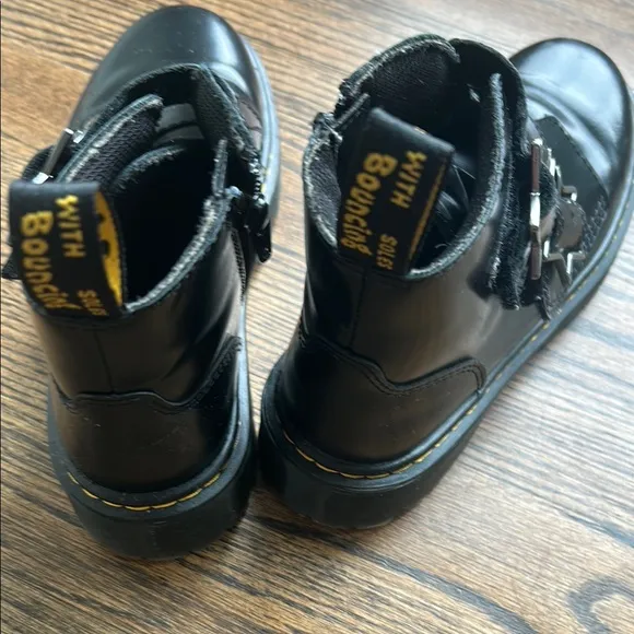 Kids Black Star Boots