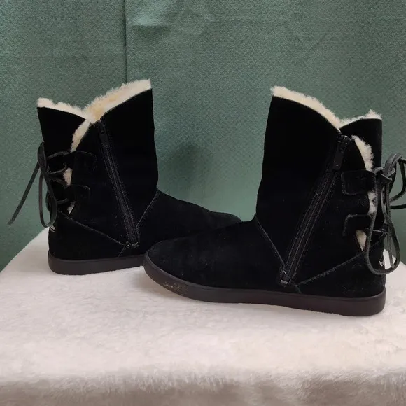 Koolaburra by Ugg Shazi Short Black Winter Boots Size 6