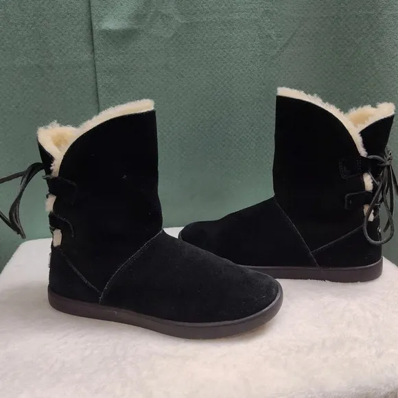 Koolaburra by Ugg Shazi Short Black Winter Boots Size 6