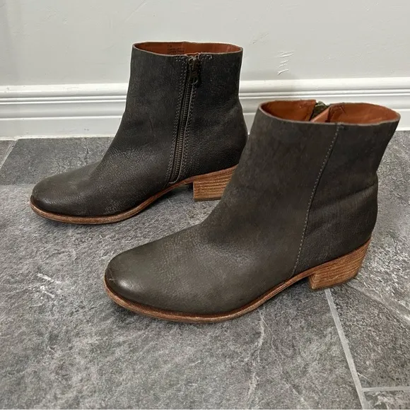 Kork Ease Gray Leather Ankle Boots Size 7.5