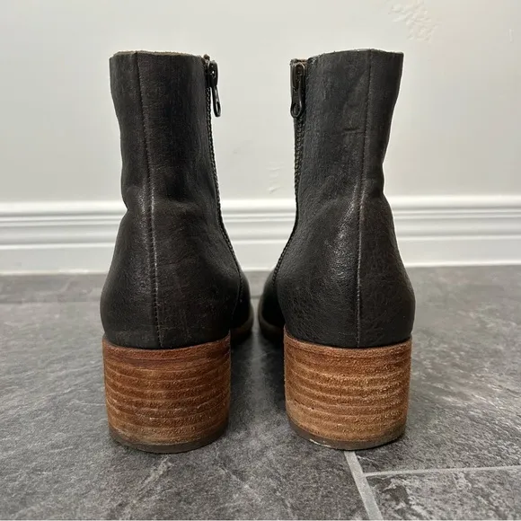 Kork Ease Gray Leather Ankle Boots Size 7.5