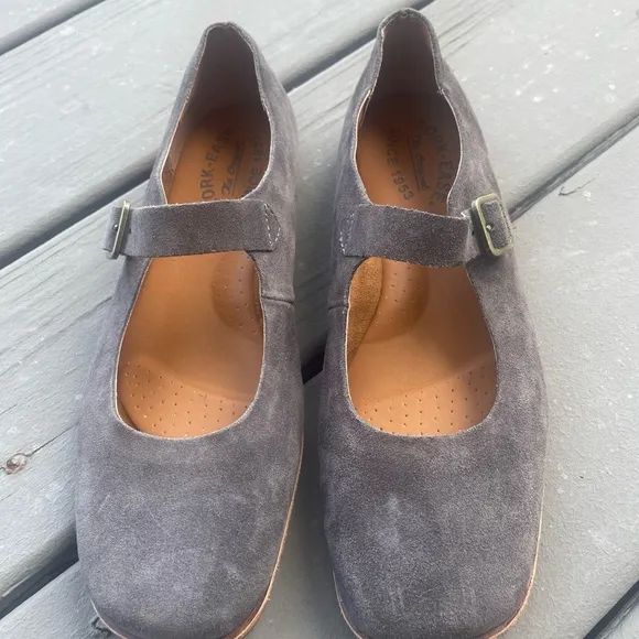 Kork-Ease Grey Suede Mary Jane Flats Women’s Size 6.5 – Comfort Cushioned Sole