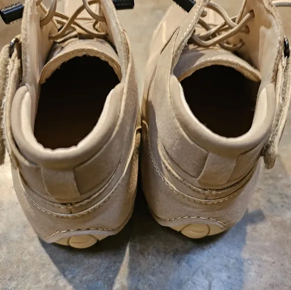 L DECK Tan Boat Shoes with Suede Finish and Durable Sole MEN or Womens