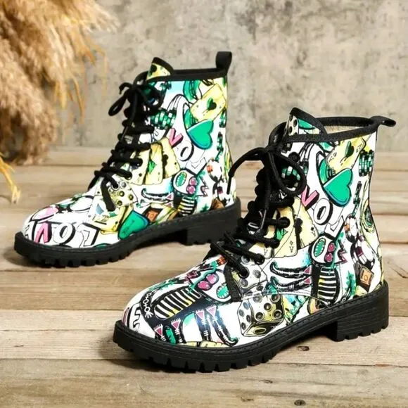 Ladie's printed lace-up boots sz 10