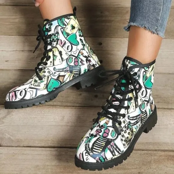 Ladie's printed lace-up boots sz 10
