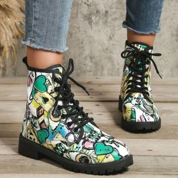 Ladie's printed lace-up boots sz 10