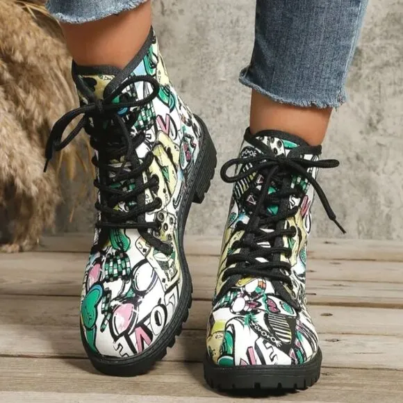 Ladie's printed lace-up boots sz 10