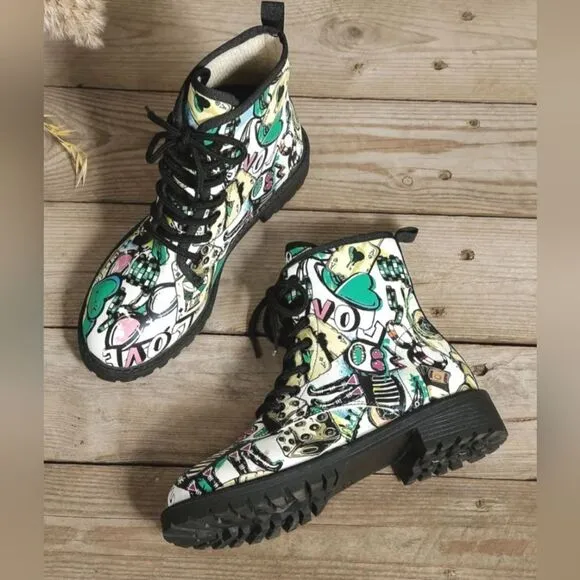 Ladie's printed lace-up boots sz 10