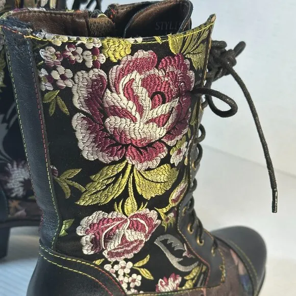 LADIES SIZE 8.5 LEATHER BOOTS