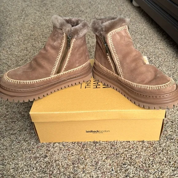 Laidback London Setsu Crochet Side Zip Ankle Boot Camel Suede | 37 (6)