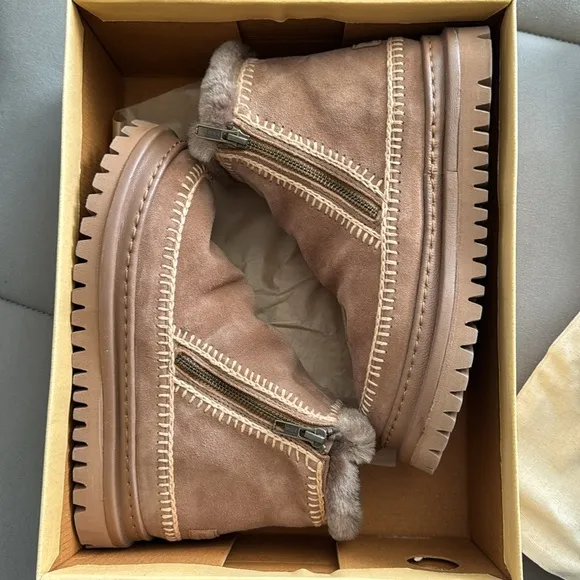 Laidback London Setsu Crochet Side Zip Ankle Boot Camel Suede | 37 (6)