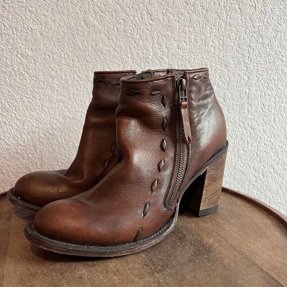 Lane Boots Brown Leather Side-Zip Tapered Ankle Booties Women's Size 8.5