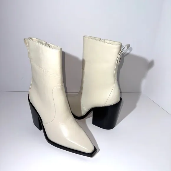 Larroude James Boots In Ivory