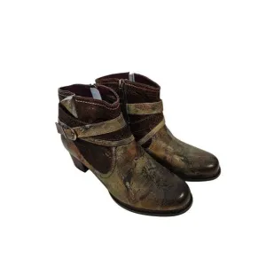 L'Artiste Spring Step Shazzam green/brown leather side zip boots. Size 40(9).