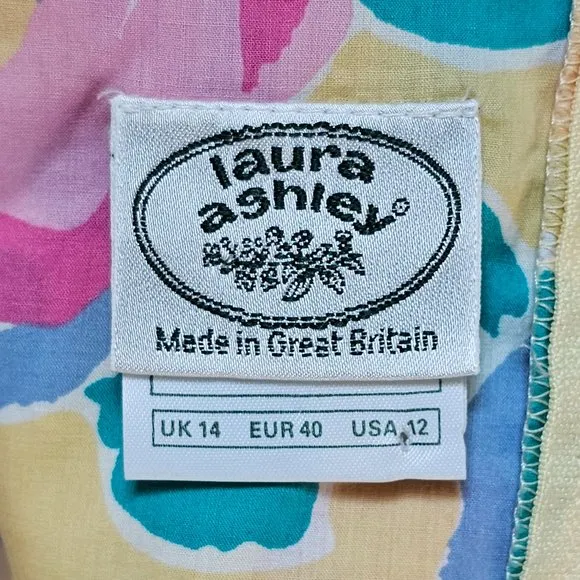 Laura Ashley Signature Print Vintage Early 1980's Batsheva romantic Dres…