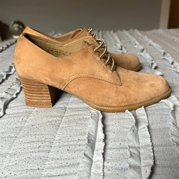 LAURA SCOTT BROWN SUEDE SHOES SIZE 5.5