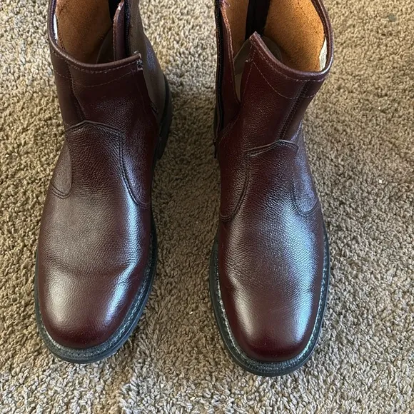Leather Classics Burgundy Leather Ankle Side Zip Boots Size 9.5