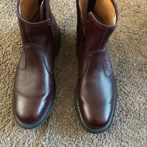 Leather Classics Burgundy Leather Ankle Side Zip Boots Size 9.5
