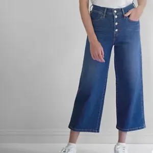 Levi’s Mile High Wide Leg Cropped Jean