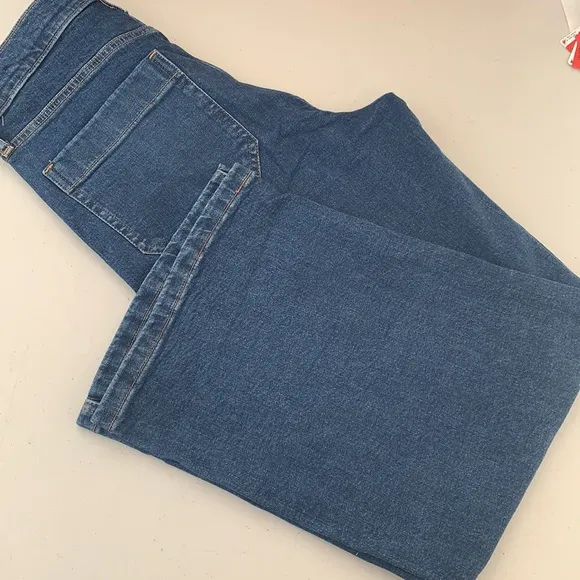 Levi’s Mile High Wide Leg Cropped Jean