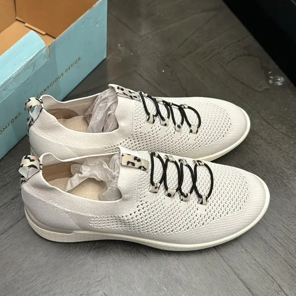 LIFESTRIDE Accelerate Slip-on Sneakers