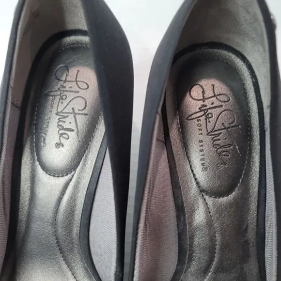 LifeStride Parigi Round Toe Pumps in Black Size 10 W