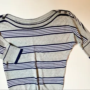 Like New! GUESS Stripe Nautical Boatneck Sweater