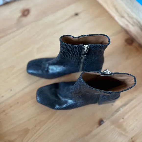 Like new - LOQ Leather Boots