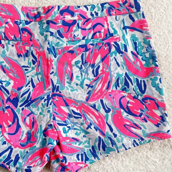 Lilly Pulitzer Hazelle Stretch Short in Cosmic Coral Cracked Up Size 2