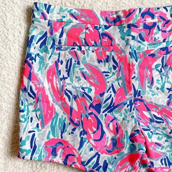 Lilly Pulitzer Hazelle Stretch Short in Cosmic Coral Cracked Up Size 2