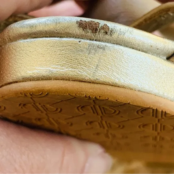 Lilly Pulitzer Kristen Slingback Wedge. Natural with gold accents 4.5” cork Sz 9