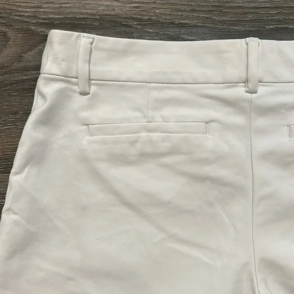 Lilly Pulitzer White Joette Stretch Dinner Shorts Travel Vacation Resort Size 6