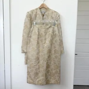 LILY &amp; TAYLOR Brocade Skirt Suit Gold Metallic Jacquard Crystal Detail Size 12