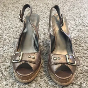 Linea Paolo Juanita Wedges