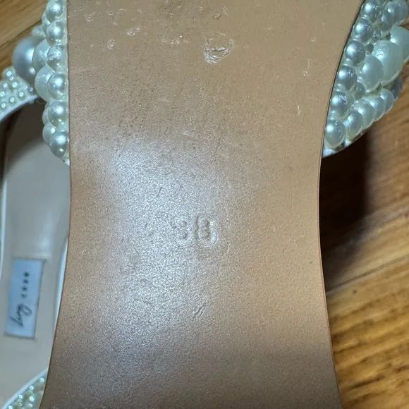 Ling Chan All Over Pearl Embellishment Ivory Pointed Toe Bridal Flats Sz 38/7.5