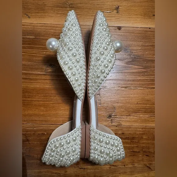 Ling Chan All Over Pearl Embellishment Ivory Pointed Toe Bridal Flats Sz 38/7.5