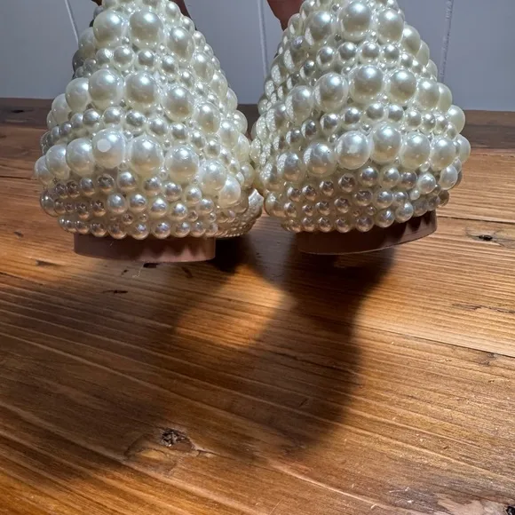 Ling Chan All Over Pearl Embellishment Ivory Pointed Toe Bridal Flats Sz 38/7.5