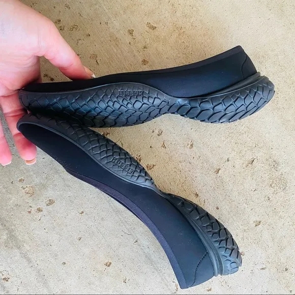 LISSOM | Flyte Black with Black Soles Slip-On Comfort Ballet Flats 7