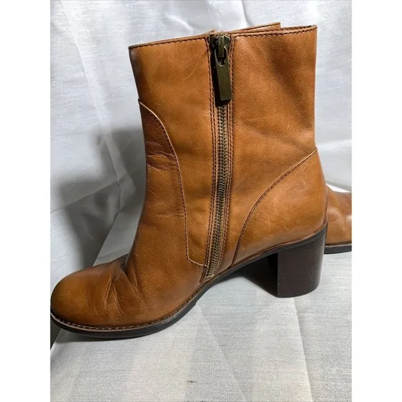 Liz Claiborne Flex Manon Boots Leather Womens Size 7 Ankle Booties