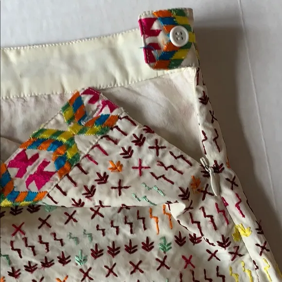LOVE SAM Imari Yucatec Embroidered Summer Shorts Size Large