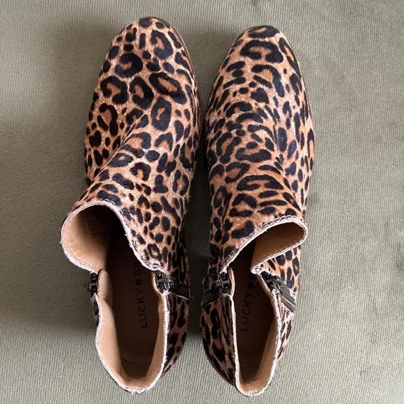 Lucky Brand Burklee Leopard Print Leather Side Zip Ankle Boots Women's Size 7.5