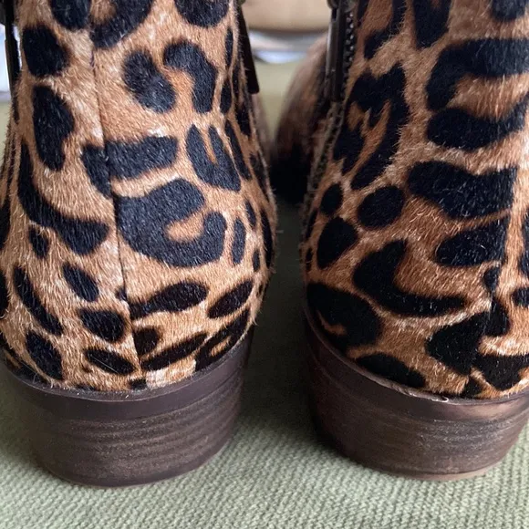 Lucky Brand Burklee Leopard Print Leather Side Zip Ankle Boots Women's Size 7.5