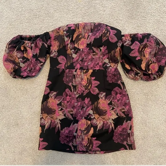 Lulu’s Floral Dress Off the shoulder puff sleeve. Size Medium