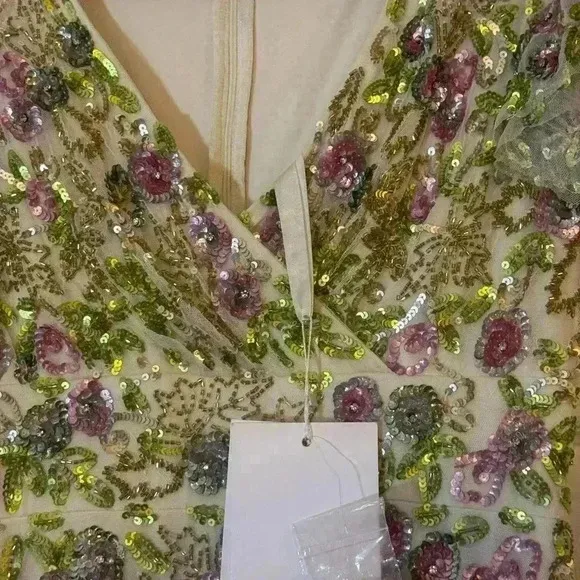 Mac Duggal Beaded Floral Sheath Dress Size 8 NWT